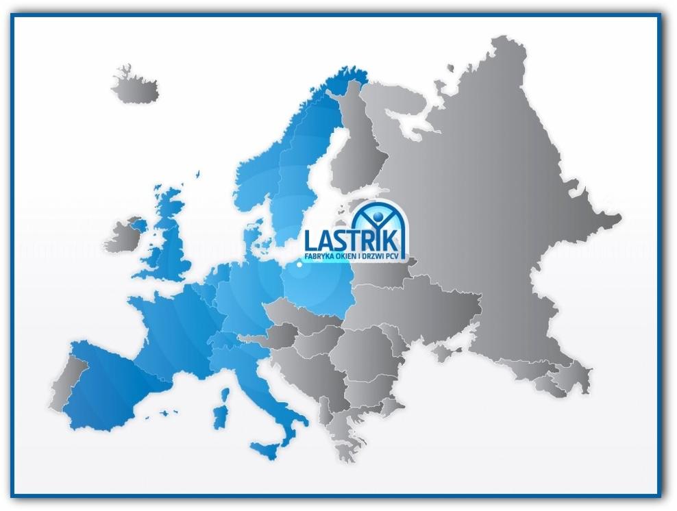Mapa Europy z zaznaczonym obszarem działalności firmy LASTRIK, producenta okien i drzwi PCV. Logo firmy umieszczone centralnie na mapie.