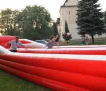 Wynajem dmuchańców i innych urządzeń rekreacyjnych: byk rodeo, surfing, mega piłkarzyki, zjeżdżalnia