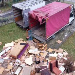 Wywoz odpadów i czyszczenie mieszkań.