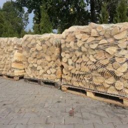 Drewno kominkowe układane na palecie w workach, Ilość: 1 mp ( metr przestrzenny tj. 1m x 1 m x 1m)