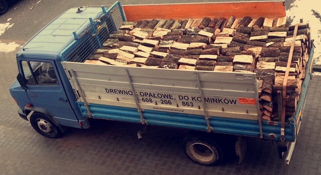 Drewno kominkowe luzem, układane. Ilość ustalona razem z klientem po wspólnym obmiarze.