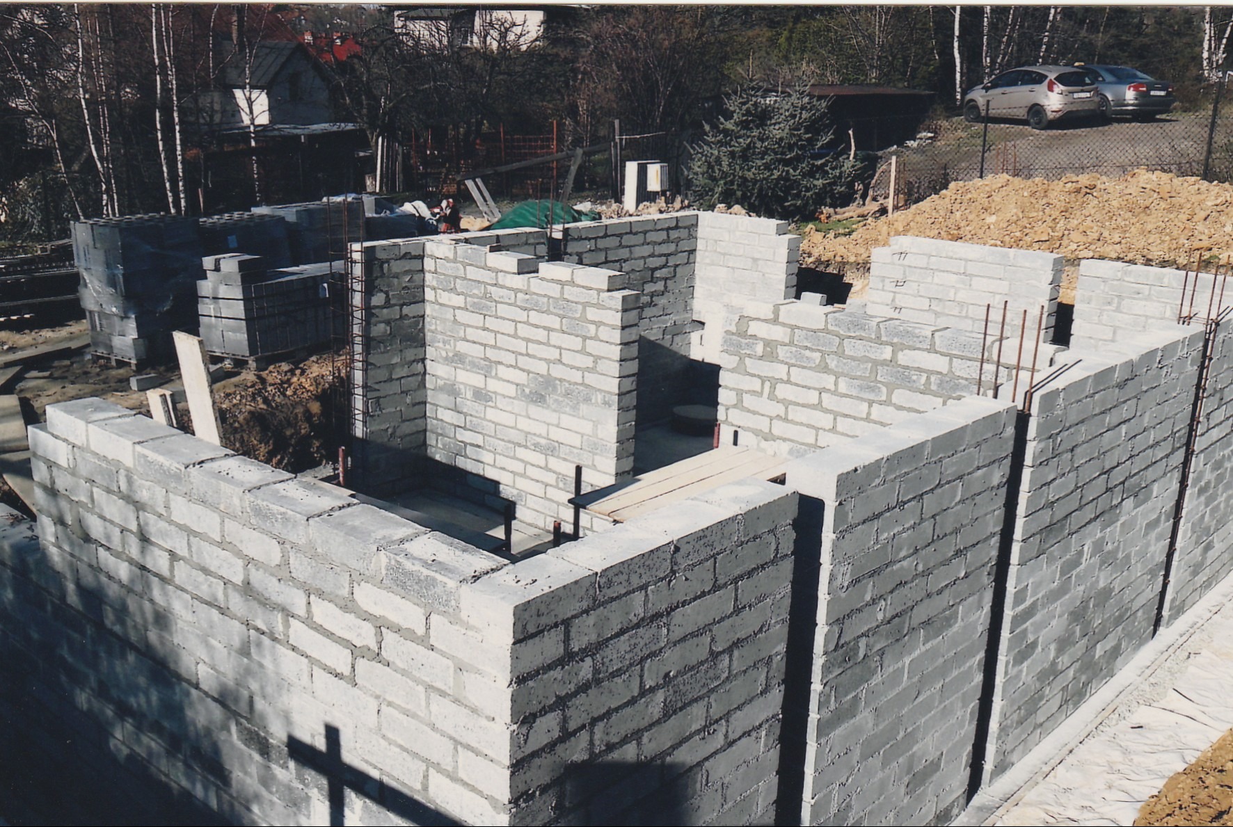 Ściany murowane piwnicy