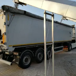 Załadunek pomiot kurzy