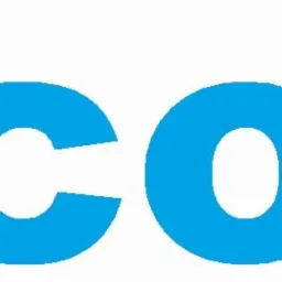 Jasnoniebieskie logo 'elcom' na białym tle, z symbolem znaku towarowego (™) w prawym górnym rogu. Minimalistyczny, nowoczesny design.