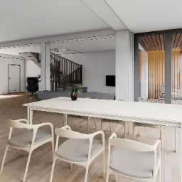 Wizualizacja wnętrza domu z jadalnią, białym stołem i krzesłami z jasnego drewna. Widoczny salon z szarą sofą, schody i przeszklone drzwi na balkon.