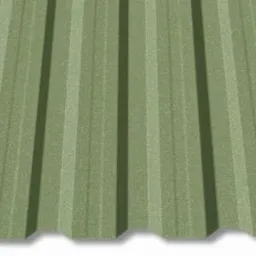 Zbliżenie na zielony arkusz blachy o trapezoidalnym profilu, z widoczną fakturą i regularnym układem przetłoczeń.