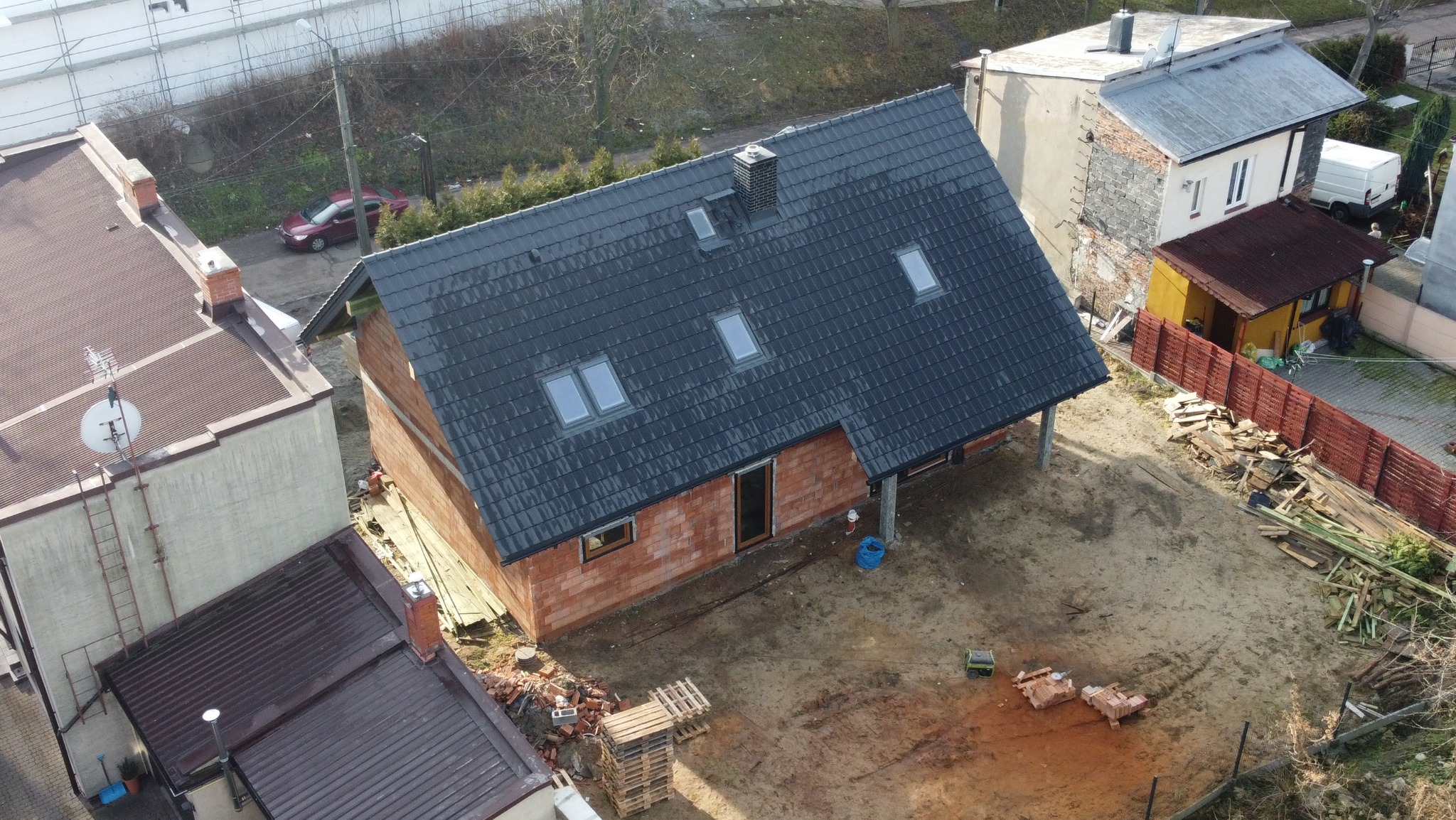 Dom w stanie surowym zamkniętym wykonany na teranie Katowic.