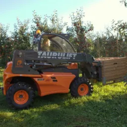 Ładowarka teleskopowa Ausa 144H 4x4 udźwig 1350kg