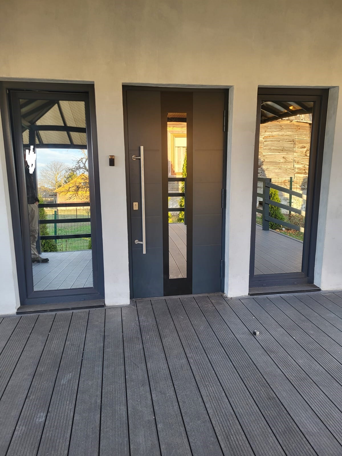 drzwi zewnętrzne panelowe