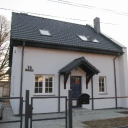 mały budynek jednorodzinny w granicy - Poznań