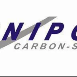 Logo firmy UNIPOL CARBON-STEEL sp. z o.o. z Rzeczyc. Szary znak graficzny i niebieski napis na białym tle. Specjalizacja w stali węglowej.