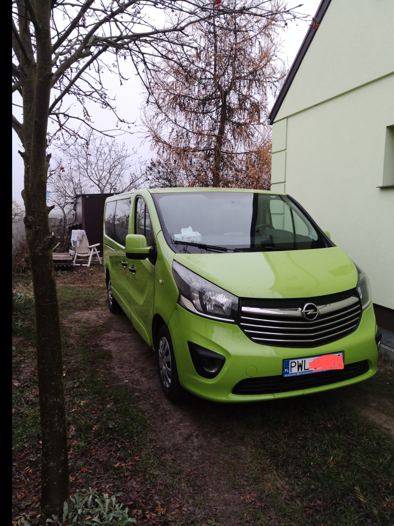 Transport 8 osób busem 9 osobowym.