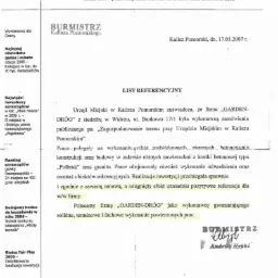 Skan referencji od Urzędu Miejskiego w Kaliszu Pomorskim dla firmy GARDEN-DRÓG, potwierdzający wykonanie robót rozbiórkowych, ziemnych, betonowania konstrukcji oraz budowy nawierzchni z kostki...