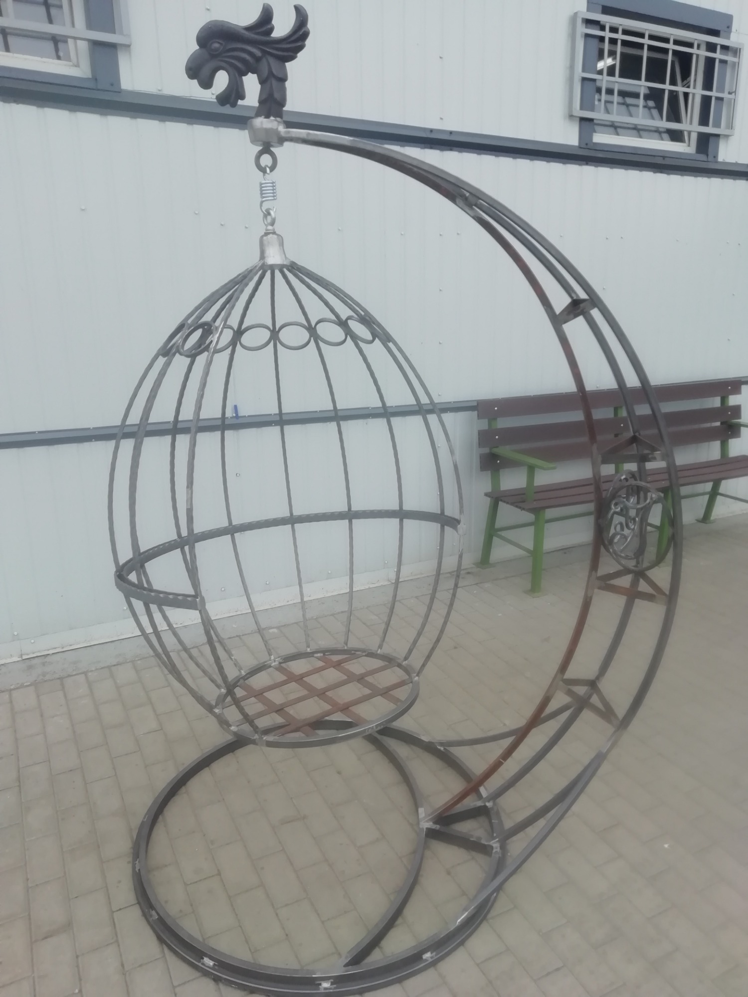 Wiszący fotel 'bujak' idealny na taras czy do ogrodu a nawet do dużego salonu.