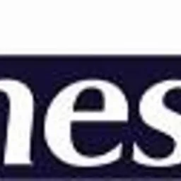 Logo Fines operator bankowy w Głogowie. Granatowe tło z białym napisem. Czerwony akcent nad literą 'i'. Grafika w wysokiej rozdzielczości, wyraźne detale.