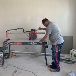 JAZZ BUD MICHAŁ BŁASZCZYŃSKI - Profesjonalne docinanie płytek - realizacja remontu łazienki w Piasecznie