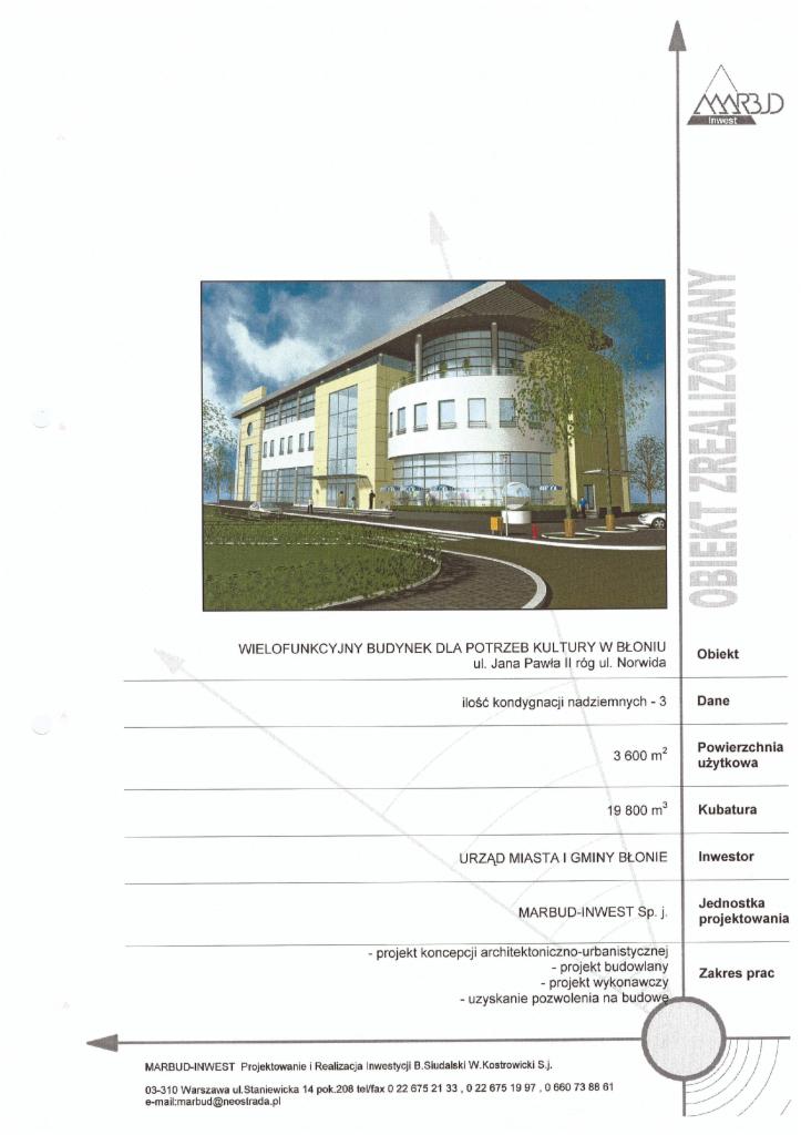 Wizualizacja budynku wielofunkcyjnego w Błoniu, z uwzględnieniem zieleni i detali architektonicznych. Budynek z jasną elewacją i dużymi przeszkleniami.