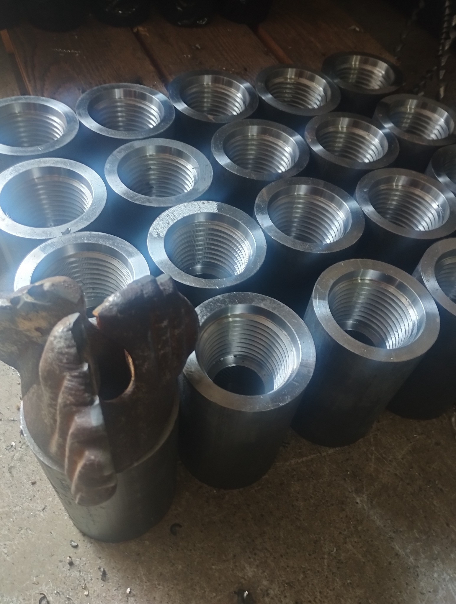 Toczenie Końcówek do Rury Wiertniczej Różne Średnice