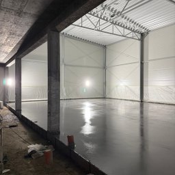 Posadzka betonowa Jasło – utwardzana powierzchnia DST do obiektu przemysłowego.