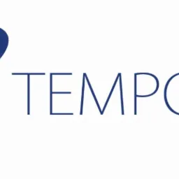 Logo firmy Tempo BPO z abstrakcyjnym symbolem w odcieniach niebieskiego i granatowego, przypominającym orbitujące elementy.