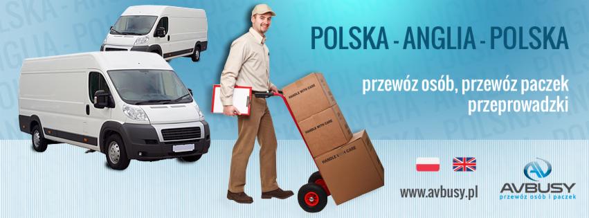 Pracownik transportowy z wózkiem i paczkami na tle grafiki z hasłem 'Polska-Anglia-Polska', flagami PL i UK oraz dwoma busami. Usługi transportowe.