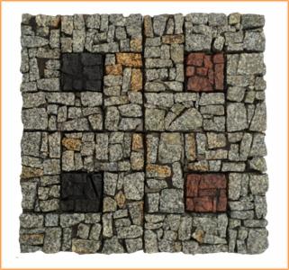 Dekoracyjny panel z kostki granitowej w odcieniach szarości, z czterema kwadratami w kolorach czerni, brązu i czerwieni, tworzącymi geometryczny wzór.