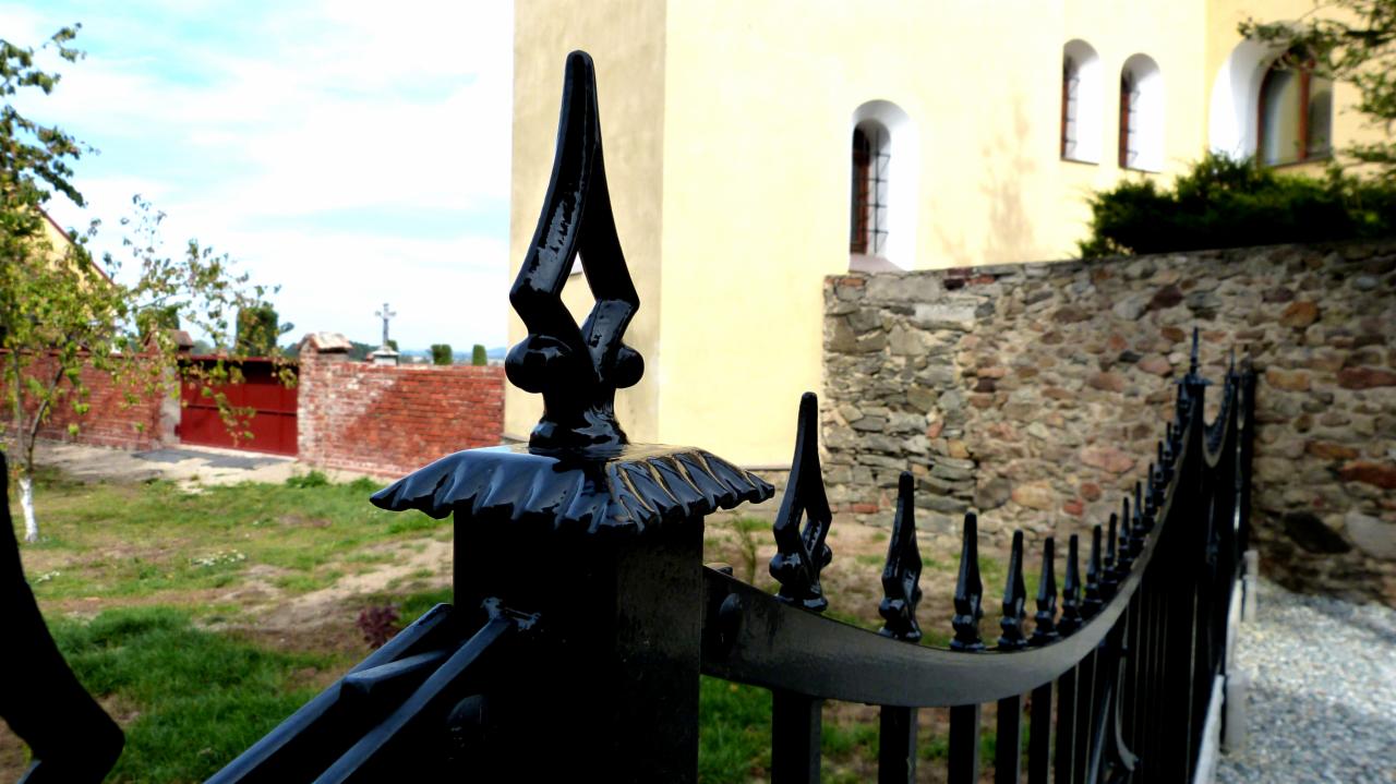 Ogrodzenie kute parafii św. Mikołaja w Gościcach