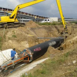 Wbijanie rury stalowej fi1422