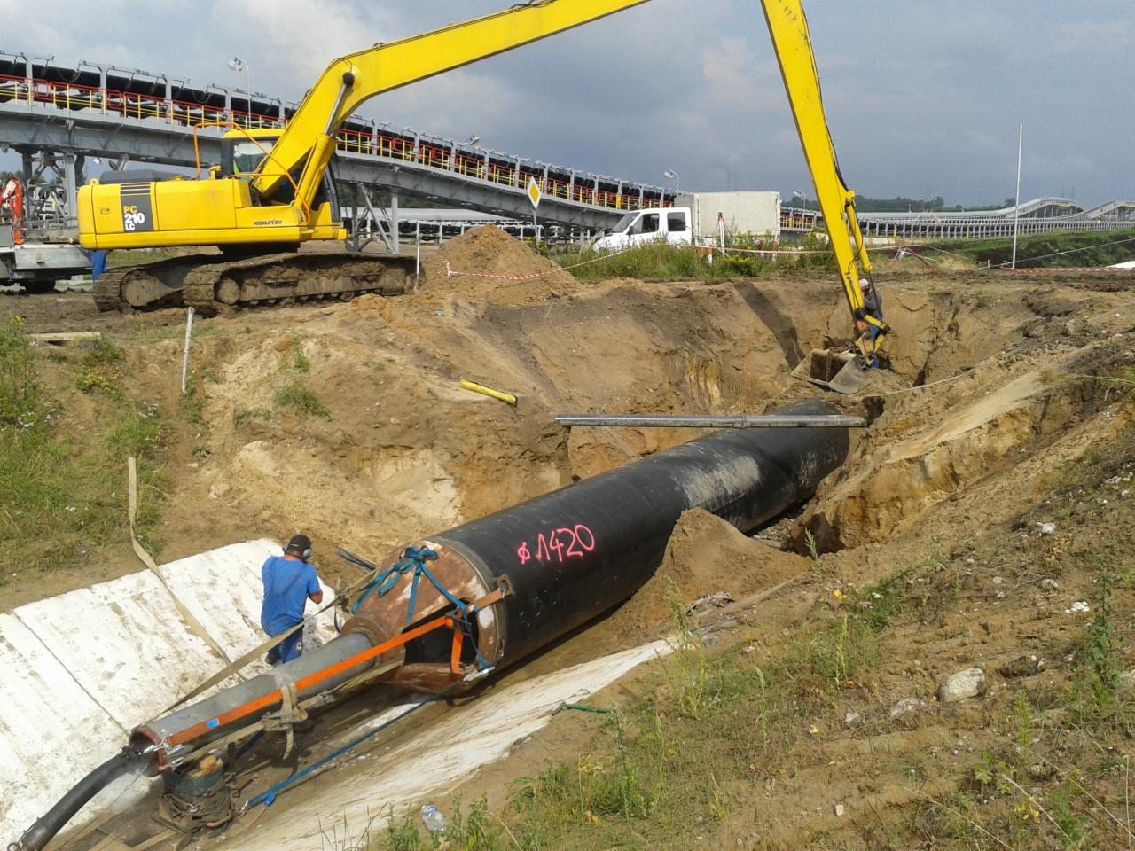 Wbijanie rury stalowej fi1422