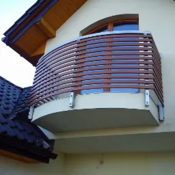 Balustrada stalowo-drewniana.