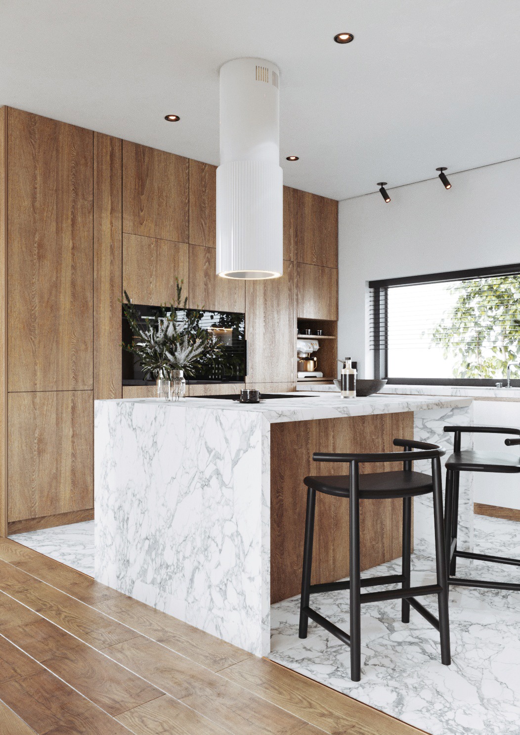 Nowoczesna kuchnia z drewnianymi szafkami, wyspą z marmurowym blatem i czarnymi stołkami barowymi; cylindryczny okap nad wyspą, drewniana podłoga.