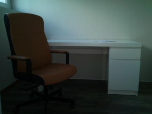 Montaż mebli biurowych