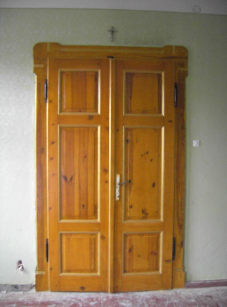 Renowacja drzwi drewnianych dwuskrzydłowych 3