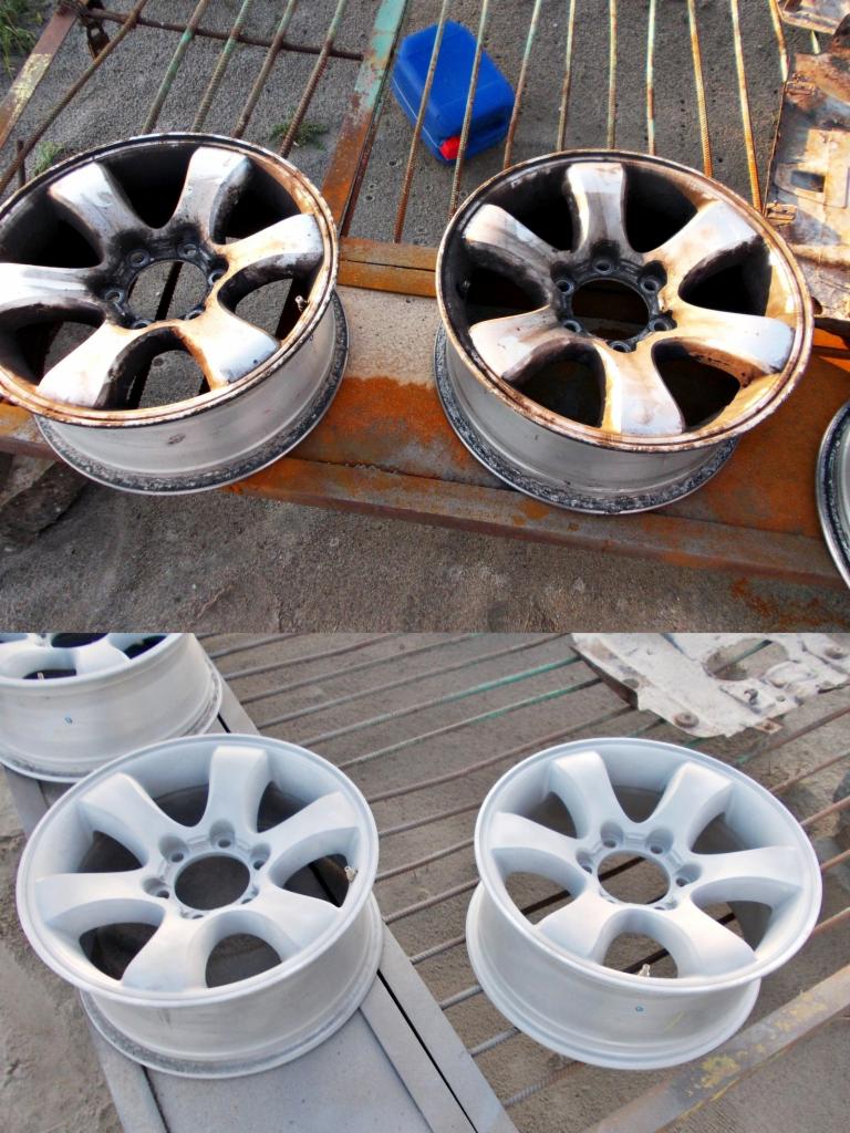 Felgi aluminiowe przed i po renowacji, widoczne różnice w czystości i wyglądzie. Górna część pokazuje stan przed, dolna po czyszczeniu i malowaniu.