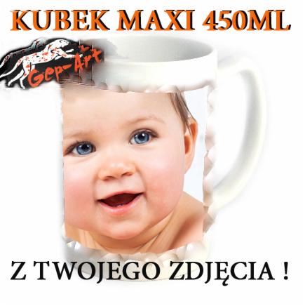 Biały kubek o pojemności 450ml z nadrukiem zdjęcia uśmiechniętego dziecka, logo firmy Gep-Art w lewym górnym rogu, napis 'Z TWOJEGO ZDJĘCIA!' na dole.