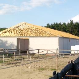 Ujeżdzalnia Koni Tatary gmina Kadzidło montaż projekt produkcja 1200 m2 dachu