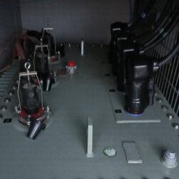 P&K - Wnętrze skrzynki elektrycznej z transformatorami i przewodami, widok z góry. Widoczne elementy instalacji i adres: Przytulna 7, Gdańsk.