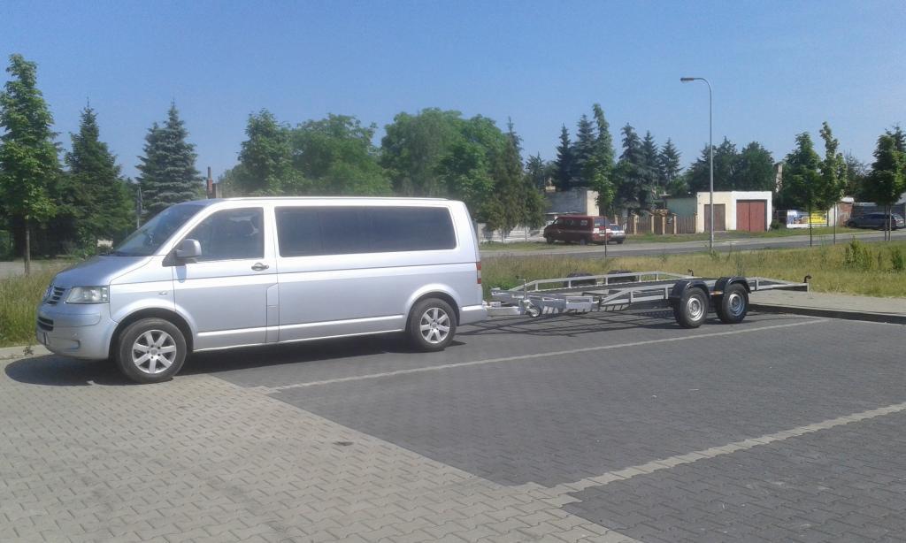 Transport samochodów na lawecie