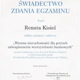 Skan świadectwa zdania egzaminu z zakresu wyceny nieruchomości dla potrzeb zabezpieczenia wierzytelności bankowych, wydanego przez Związek Banków Polskich dla Renaty Kisiel, z datą 23.06.2015.