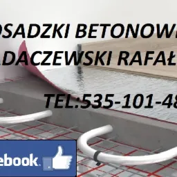 Posadzka betonowa z ogrzewaniem podłogowym i izolacją, logo Facebook, nazwa firmy Badaczewski Rafał i numer telefonu