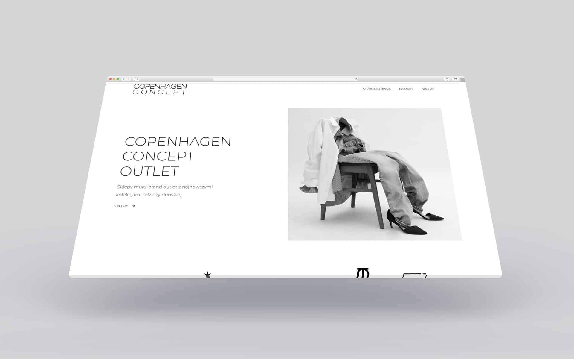 Mockup strony internetowej sklepu odzieżowego Copenhagen Concept Outlet, prezentujący minimalistyczny design z wykorzystaniem bieli i czerni oraz stylizowaną fotografią odzieży na krześle.