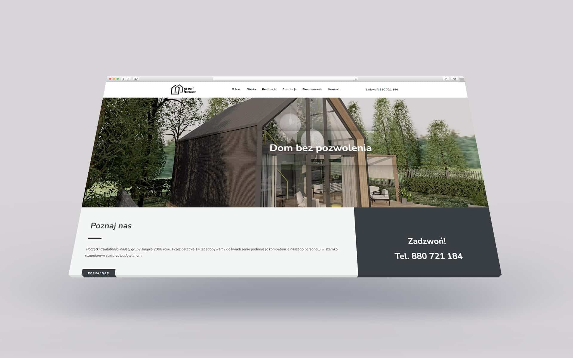 Prezentacja strony internetowej z wizualizacją nowoczesnego domu bez pozwolenia, z dużymi przeszkleniami i elementami drewnianymi, otoczonego zielenią.