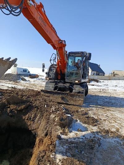 Wykonujemy wszystkie prace ziemne związane z wykopami i niwelacja