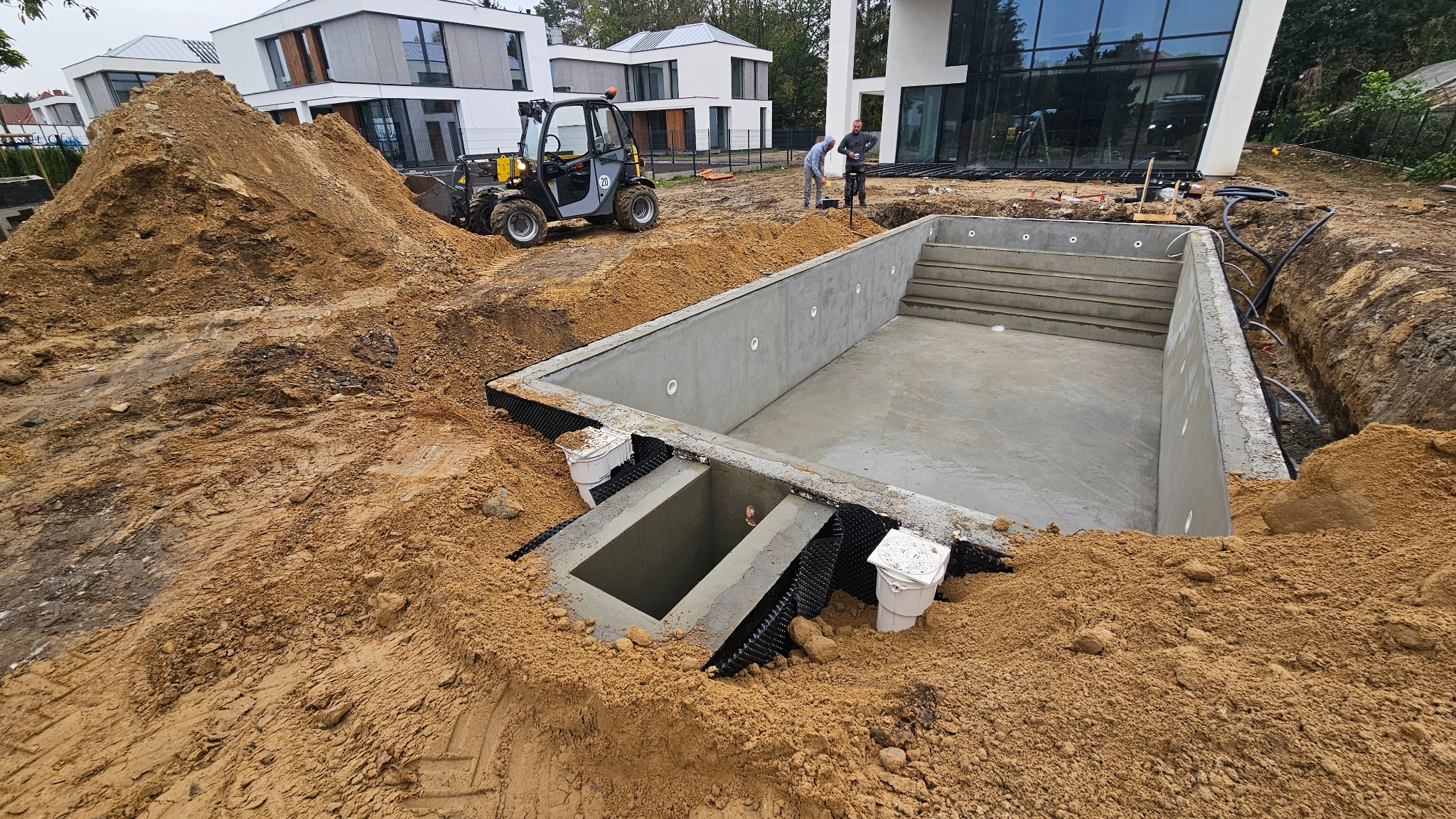 Budowa basenów kompleksowo