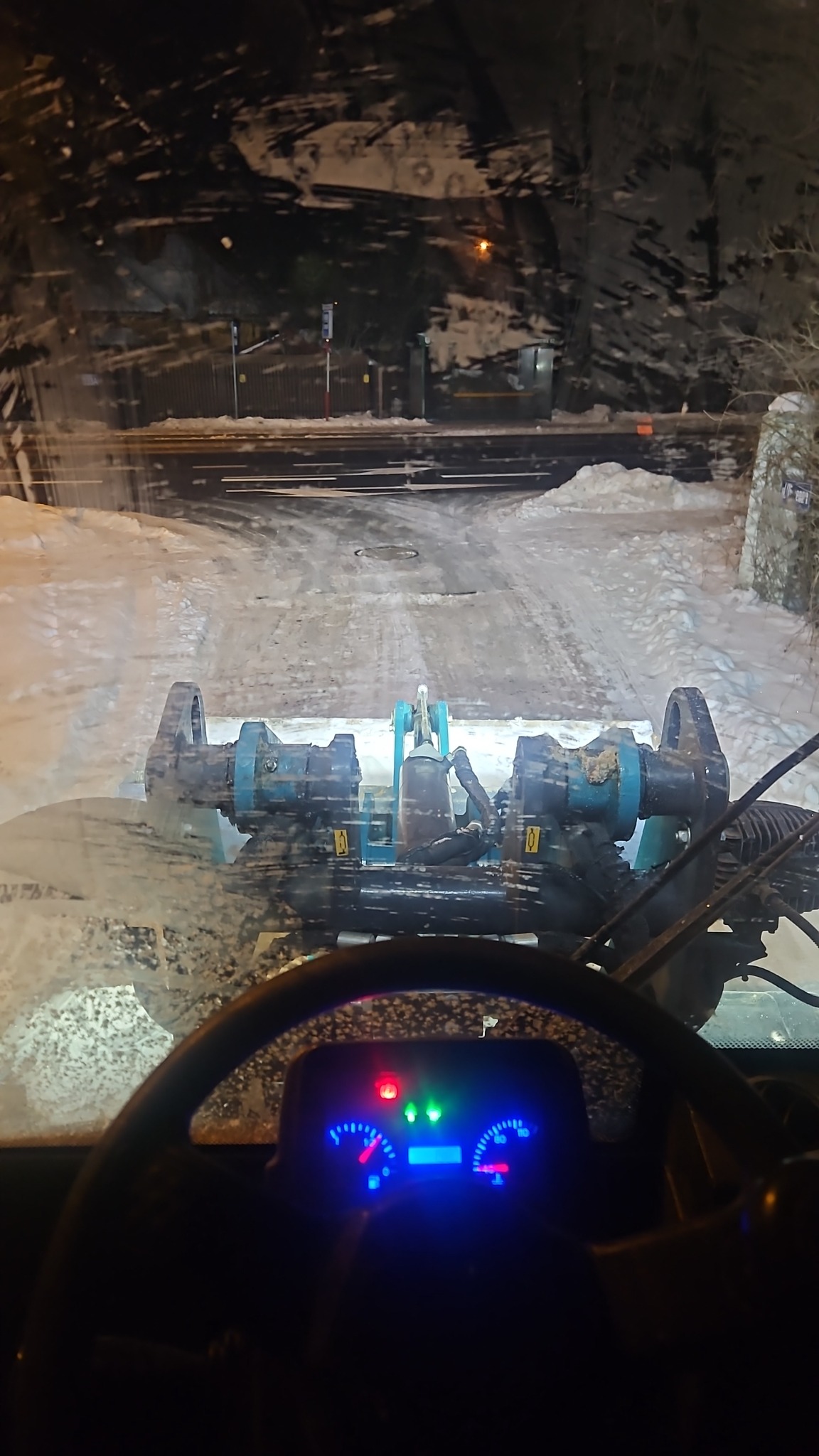 Odśnieżanie dróg ,parkingów posesji