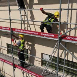 Zajęcia praktyczne na kursie montera rusztowań w Ośrodku Szkoleń Zawodowych SzkoleniaMM