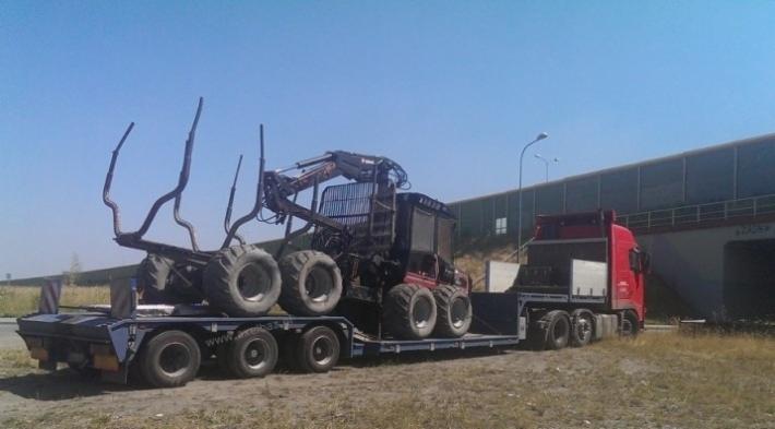 Transport Maszyny Leśnej typu Forwarder z HDS