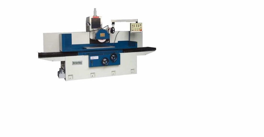 Szlifierka do płaszczyzn Brierley z widocznym panelem sterowania i stołem roboczym z ząbkowaną krawędzią.