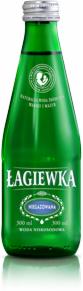 Butelka zielonej wody mineralnej Łagiewka niegazowanej z srebrną zakrętką, widoczne logo i etykieta z napisem 'Natural mineral water from spring with taste'