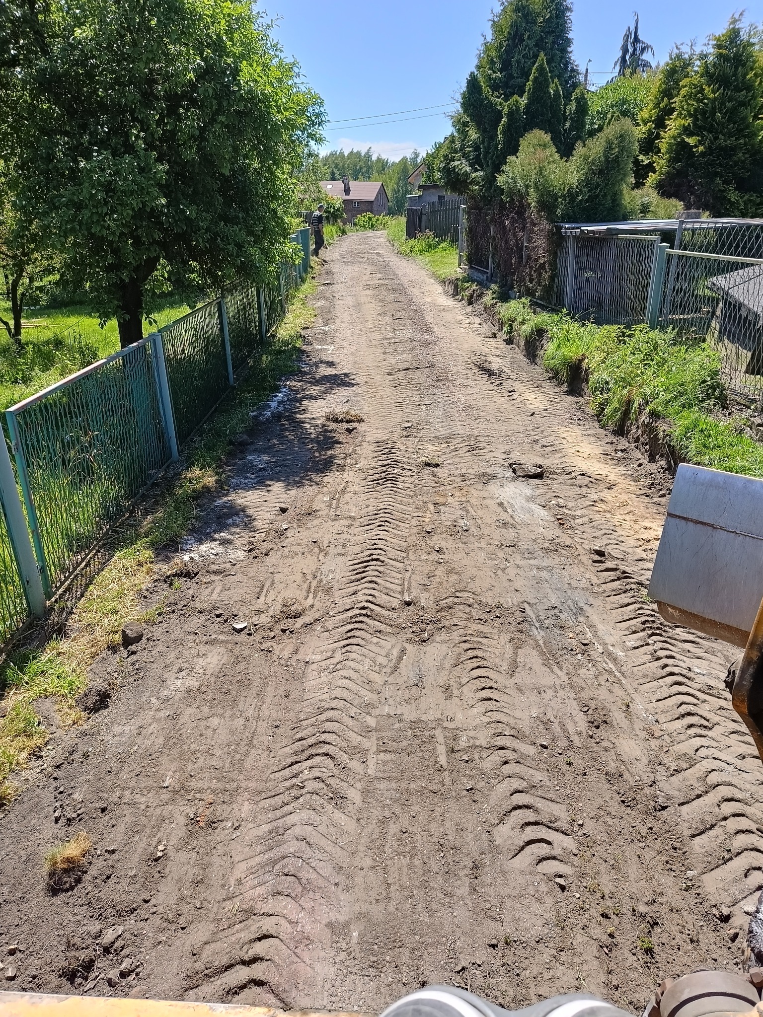 wykonanie drogi dojazdowej